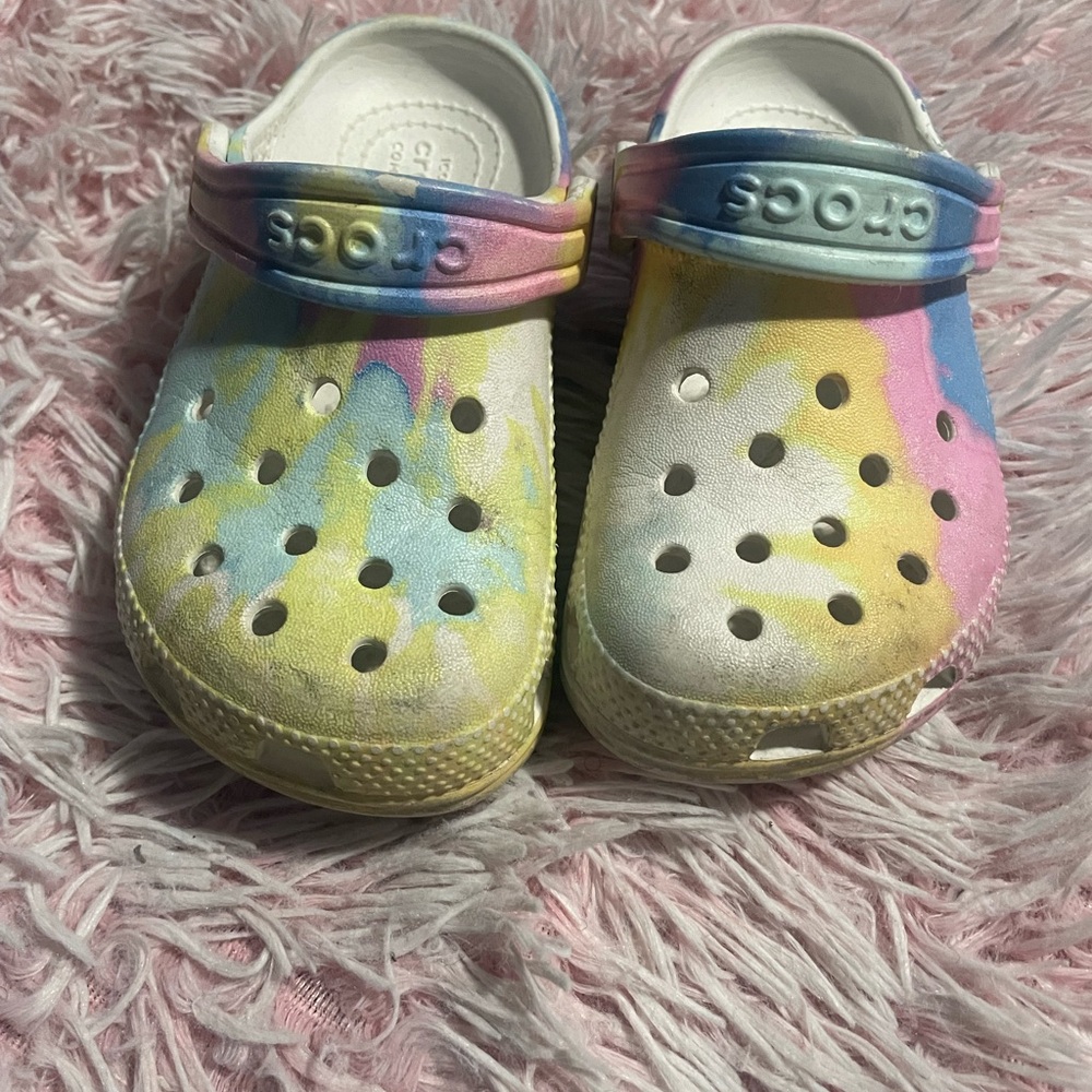 Toddler Tie-die Crocs Size 9